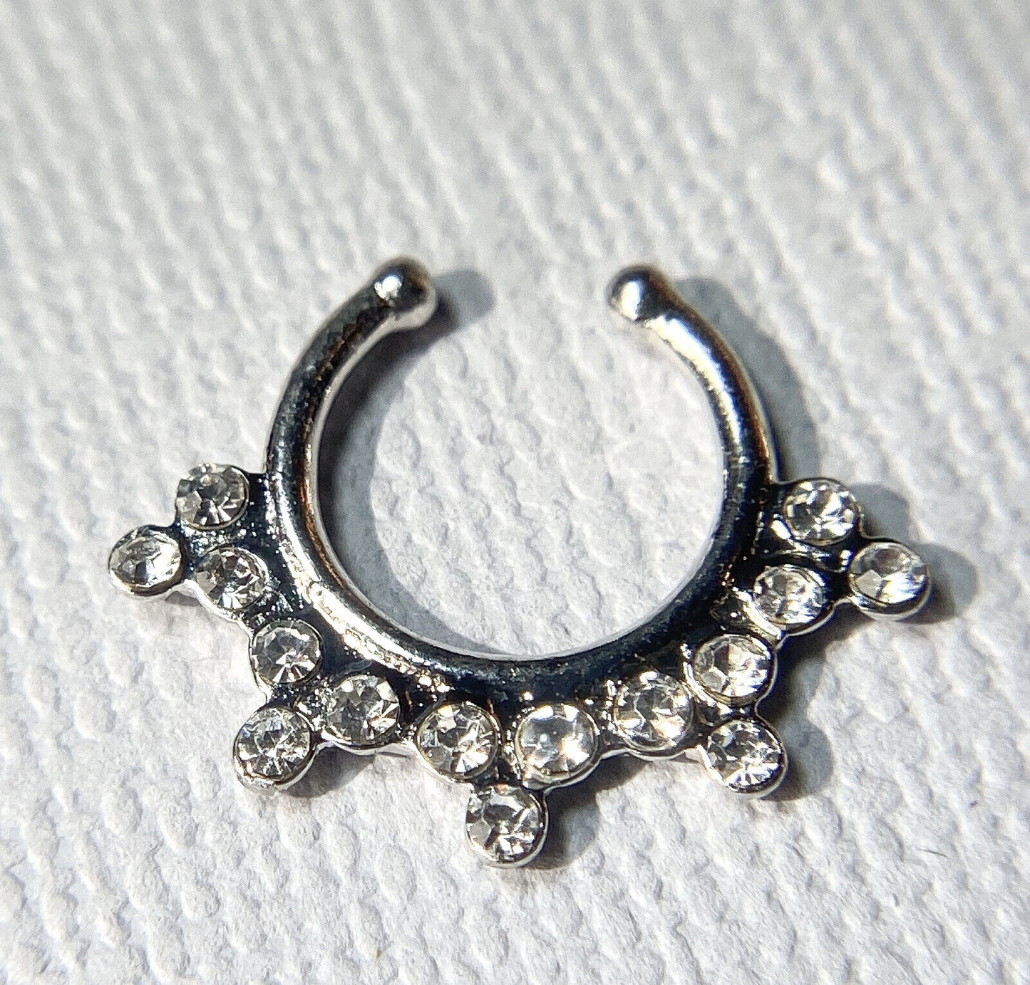 1pc Non-Piercing Snowflake Gem Septum Hanger Clip-On Fake Nose Ring Body Jewelry