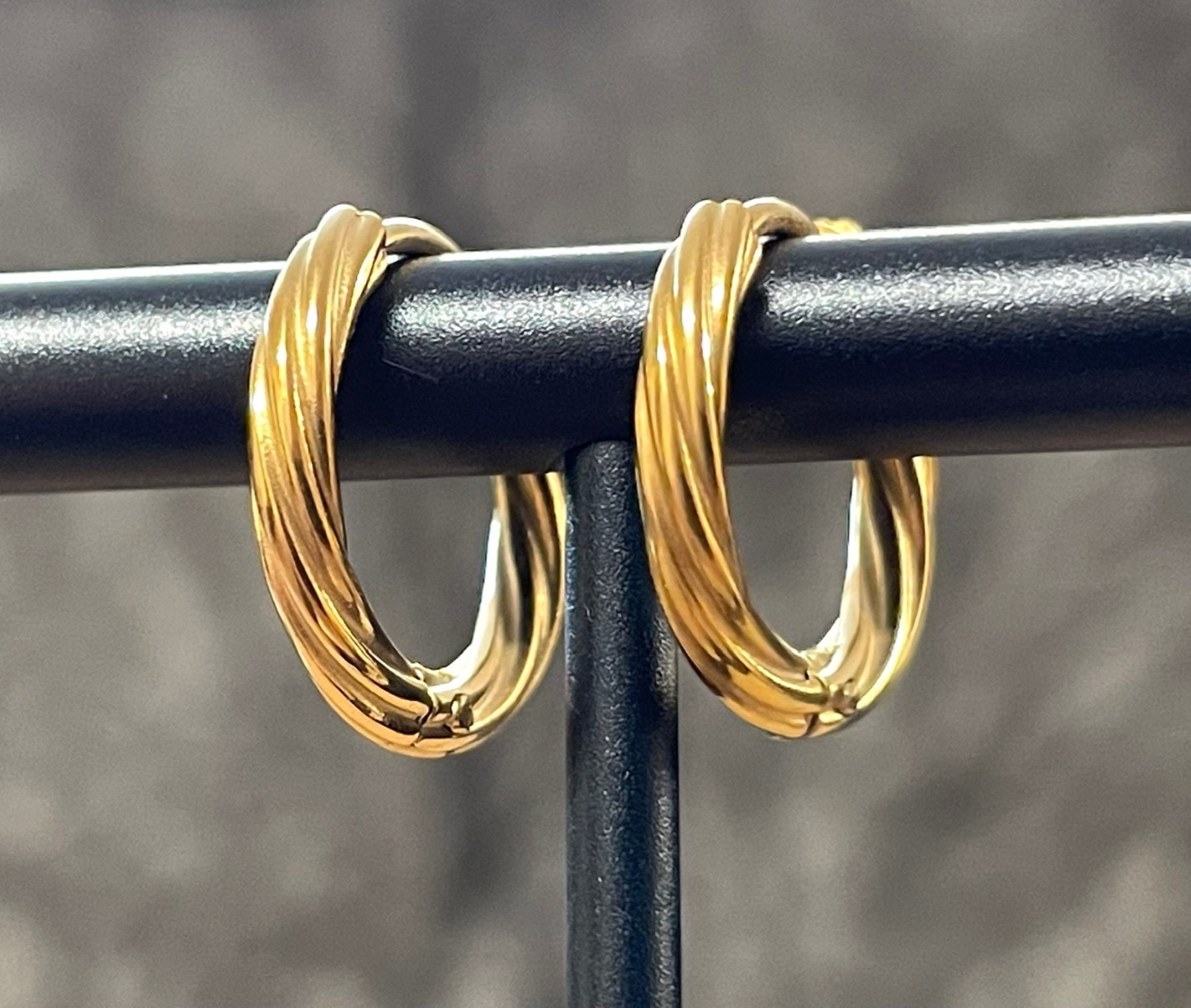 PAIR Twisted Huggie Hinged Hoop Earrings 316L Stainless Steel Hinge Action 18g