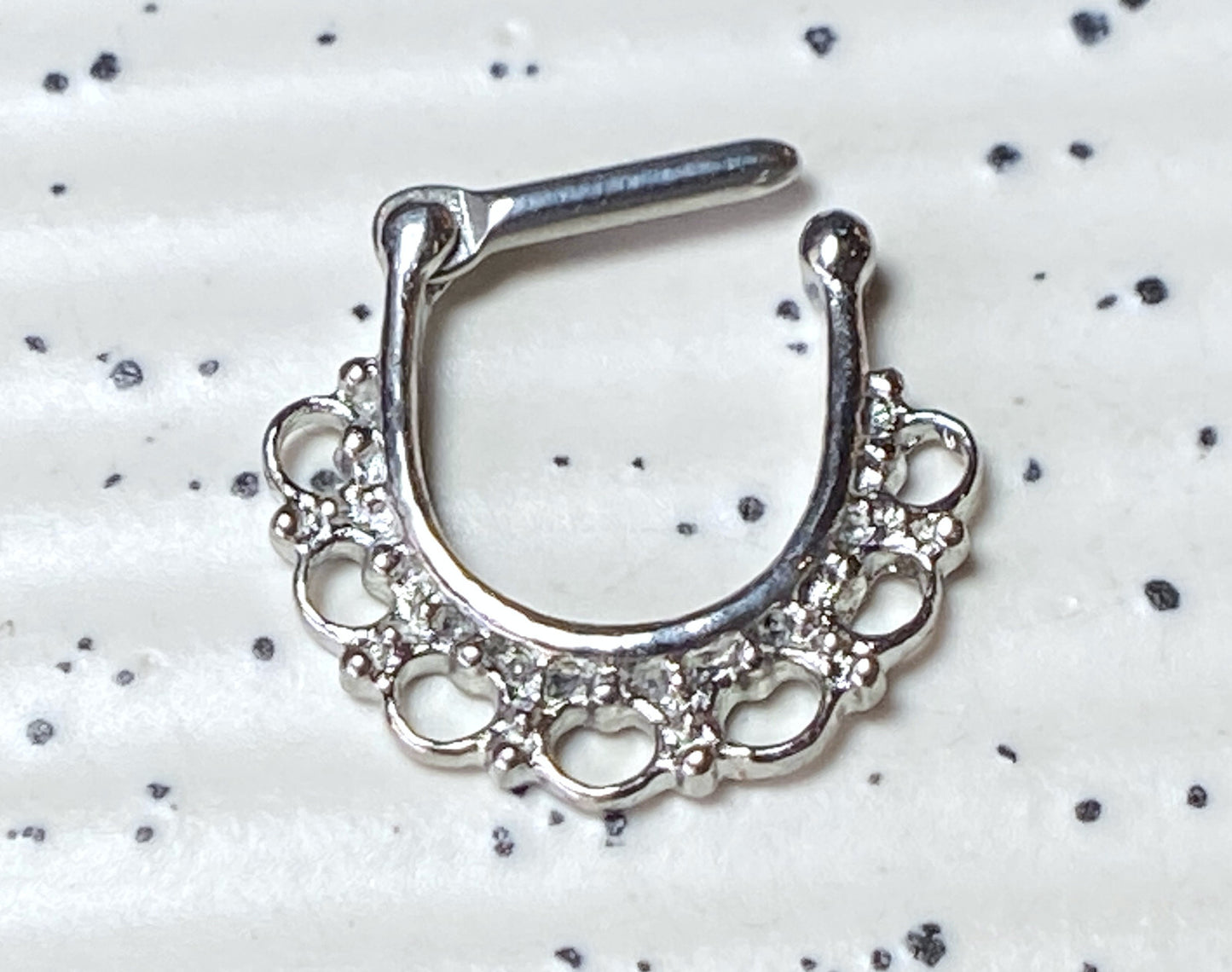 1pc 100% SURGICAL STEEL Tribal Fan Filigree Clicker Pierced Nose Ring 14g 16g