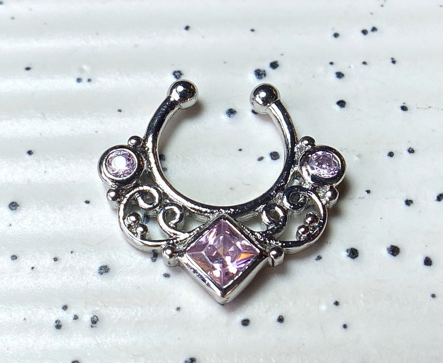 1pc Non-Piercing Lace Swirl Septum Hanger Clip-On Fake Nose Ring Body Jewelry