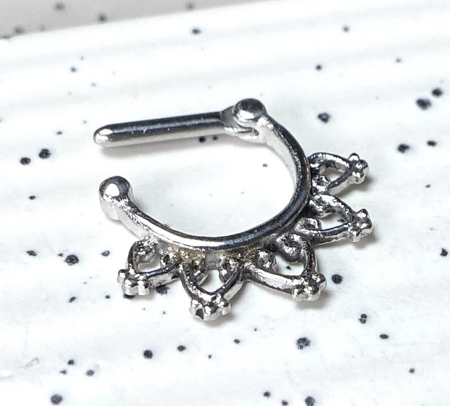 1pc 100% SURGICAL STEEL Open Heart Filigree Clicker Pierced Nose Ring 14g 16g