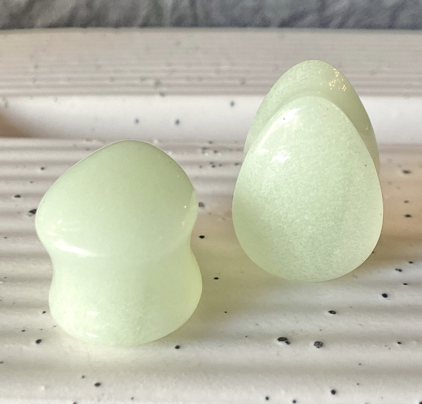 PAIR Glow in the Dark Stone Tear Drop Double Flare Plugs Teardrop Tunnels Gauges