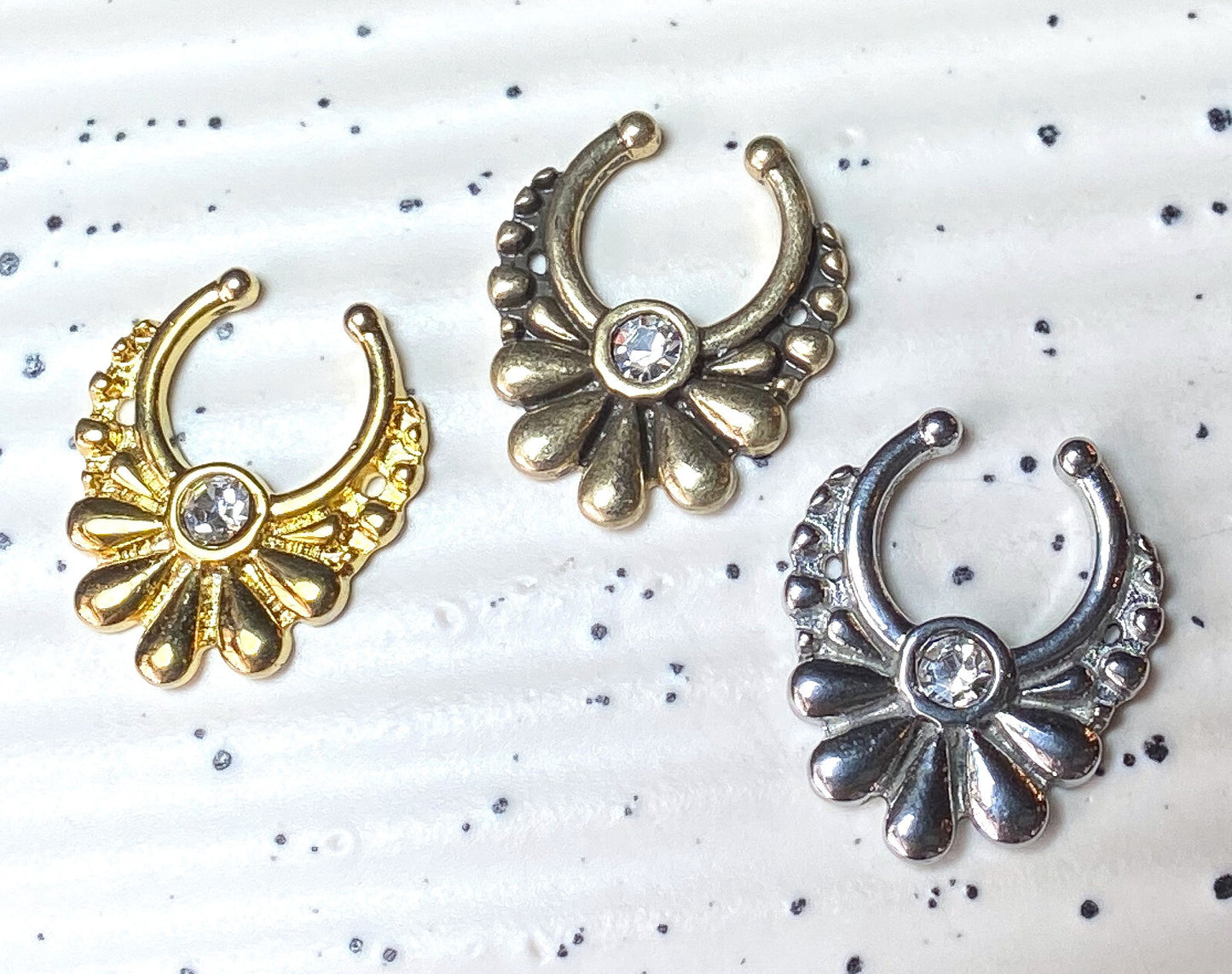 1pc 100% SURGICAL STEEL Non-Piercing Fake Septum Hanger Flower w/ Gem Clip-on