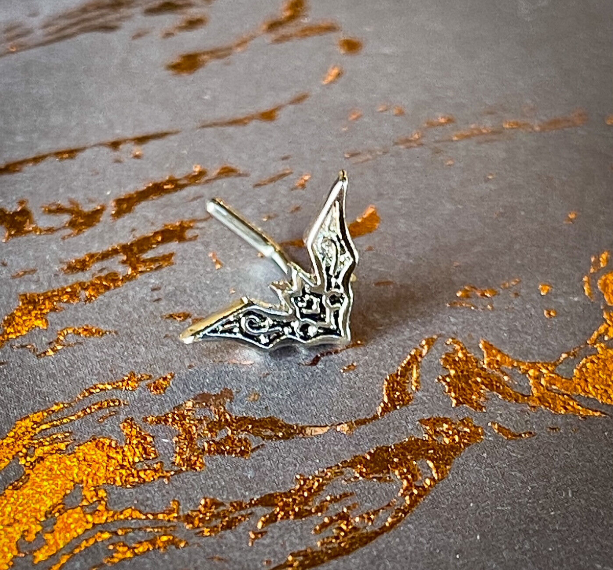 Bat Top Design 20g Surgical Steel L-Bend Nose Ring Nostril Screw Body Jewelry
