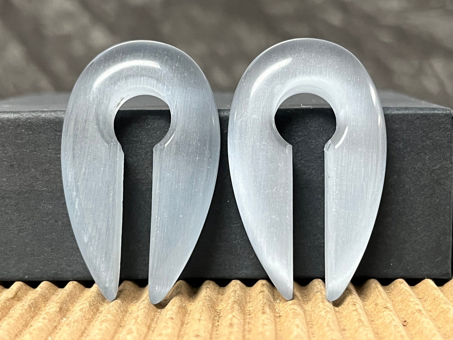 PAIR Grey Cat Eye Keyhole Hanger Ear Weight Plug Gauge Tunnel Gray Stone Gauges