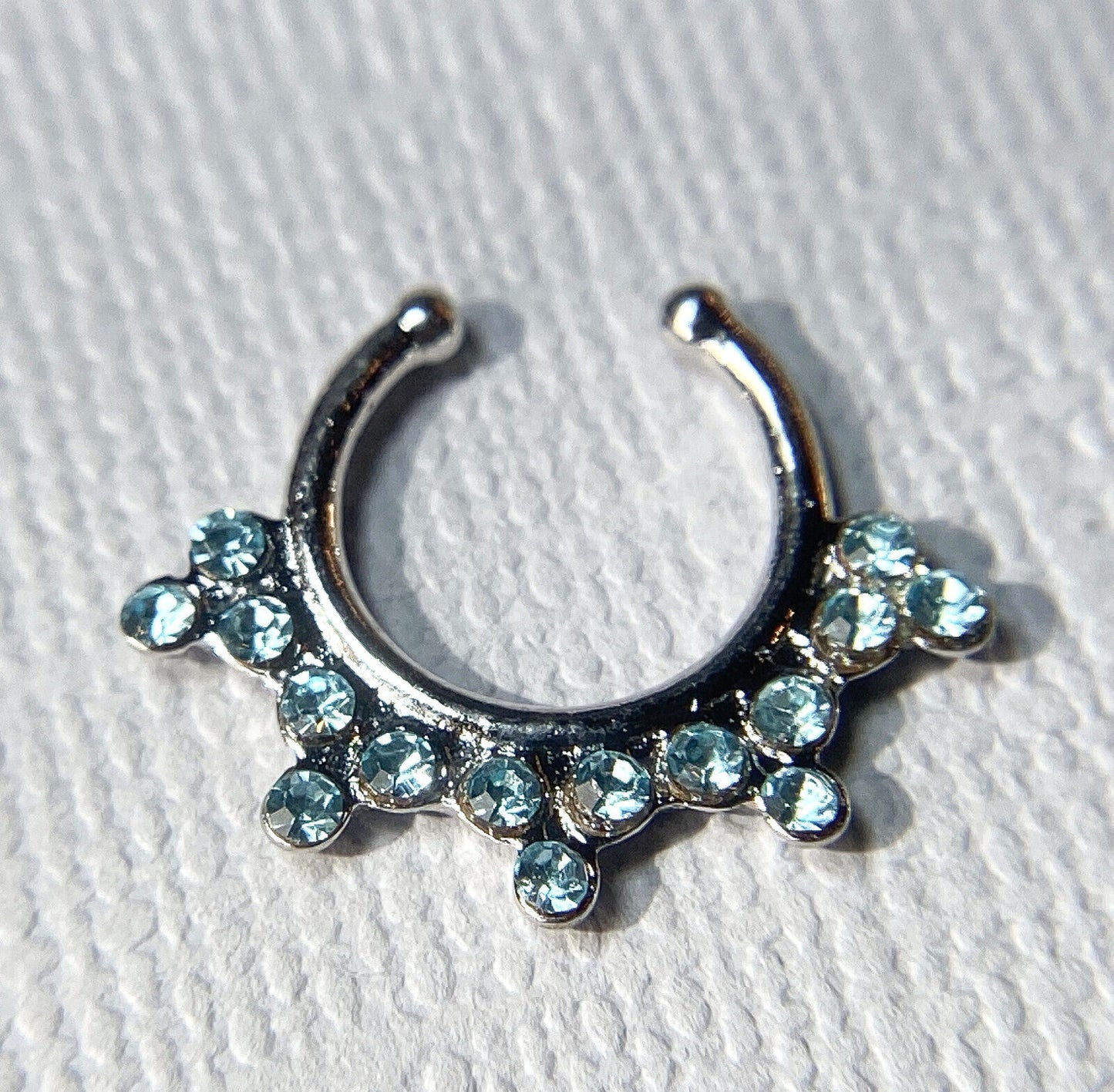 1pc Non-Piercing Snowflake Gem Septum Hanger Clip-On Fake Nose Ring Body Jewelry