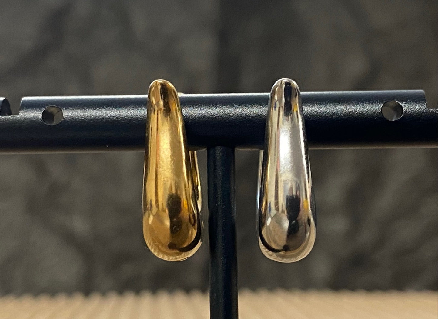 PAIR Wide Tulip Shape Hinged Hoop Earrings 316L Stainless Steel Hinge Action 18g
