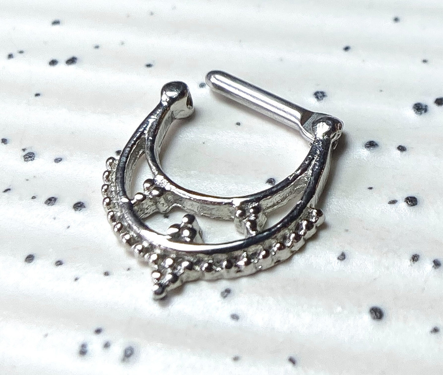 1pc 100% SURGICAL STEEL Double Lined Beads Clicker Pierced Nose Ring 14g 16g