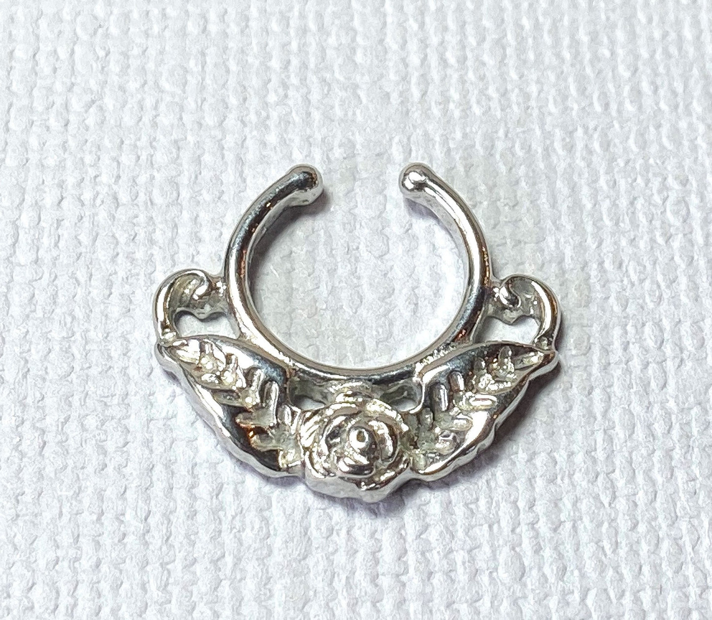1pc 100% SURGICAL STEEL Non-Piercing Fake Septum Hanger Rose w/ Leaves Clip-on