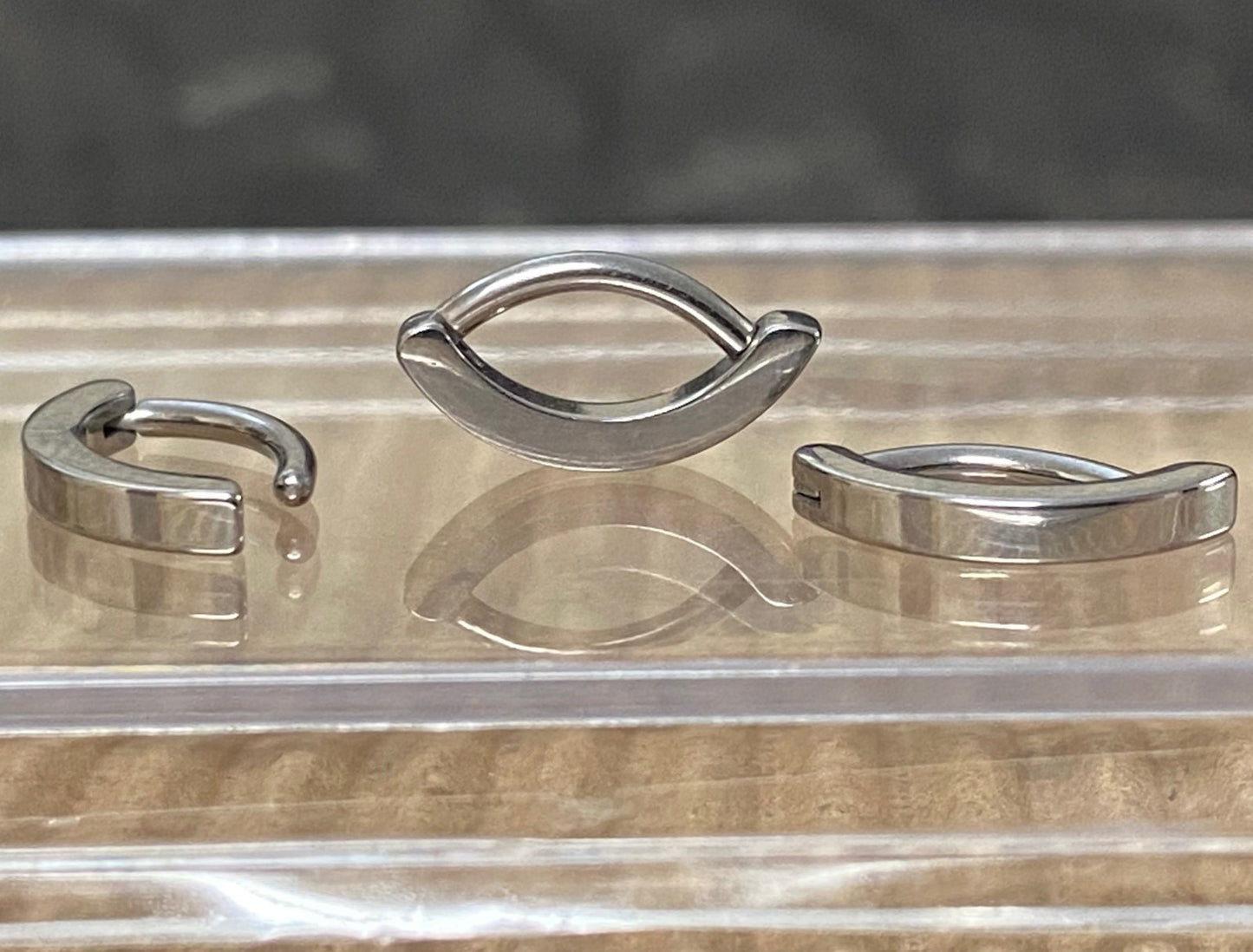1pc Solid Titanium Hinged Hoop Clicker Eyebrow Ring Curved Barbell Body Jewelry
