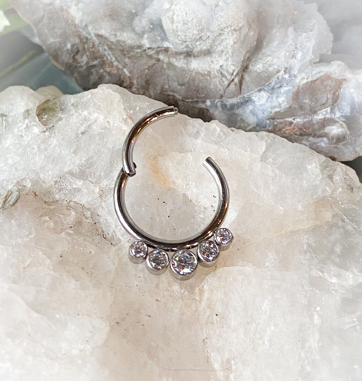 1pc Solid Titanium 5 Crystal Gems Hinged Segment Ring Helix Septum Clicker