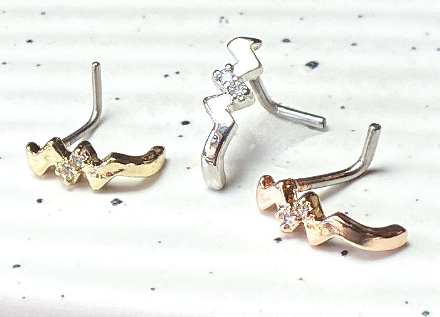 1pc CZ Gem Paved Twist Nose Crawler L-Bend 20g Nose Ring Stud Screw