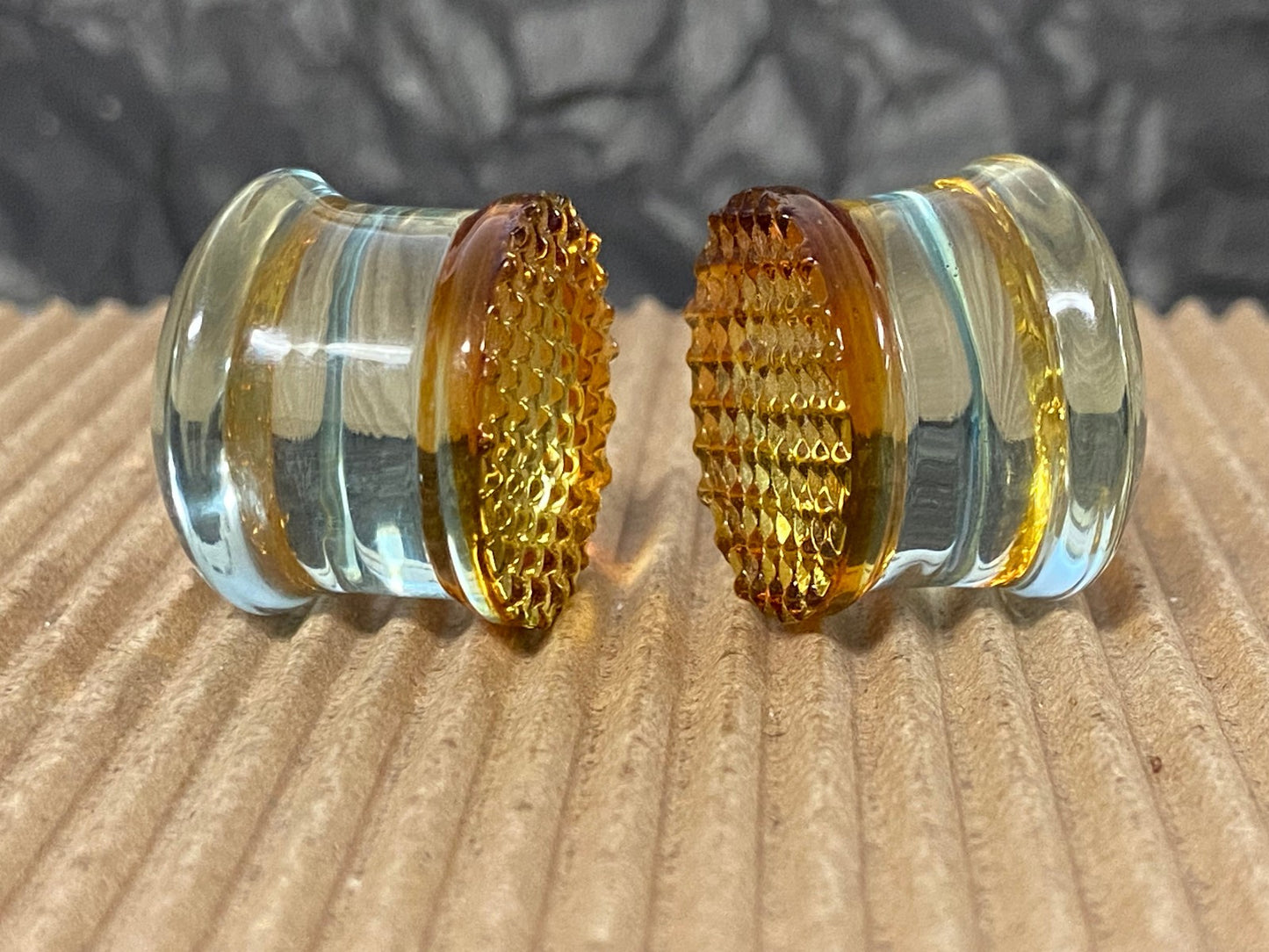 PAIR Honey Comb Design Glass Plugs Double Flare Gauges Honeycomb Body Jewelry