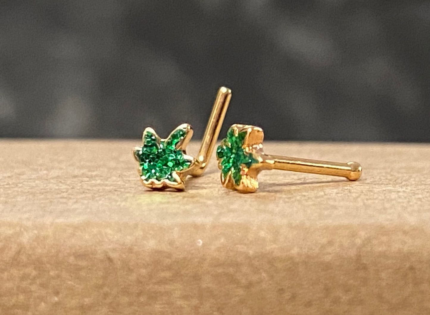 1pc Glittery Marijuana Leaf Top 20g L-Bend or Stud Nose Ring Surgical Steel Pot