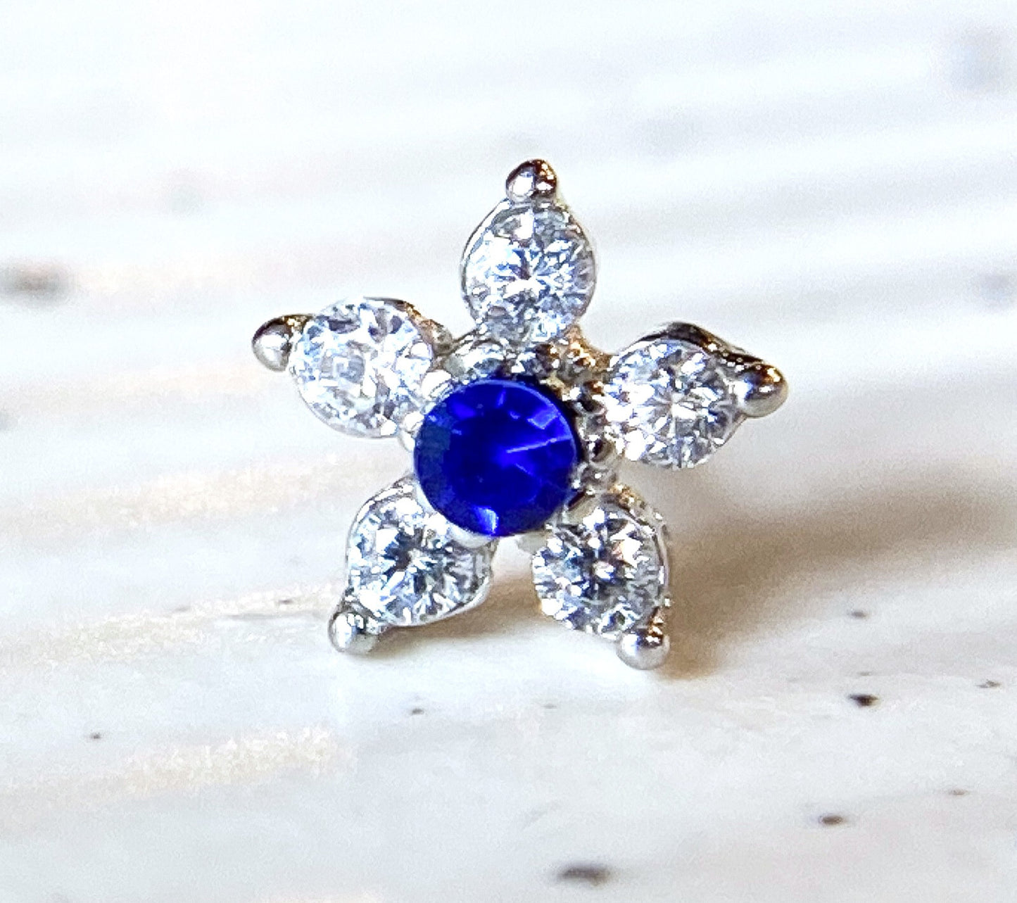 1pc Six CZ Gem Paved Flower Top 20g L-Bend Nose Ring Stud Screw Surgical Steel