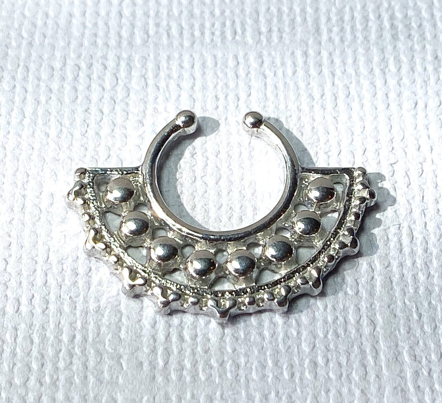 1pc 100% SURGICAL STEEL Non-Piercing Fake Septum Hanger Beaded Large Fan Clip-on