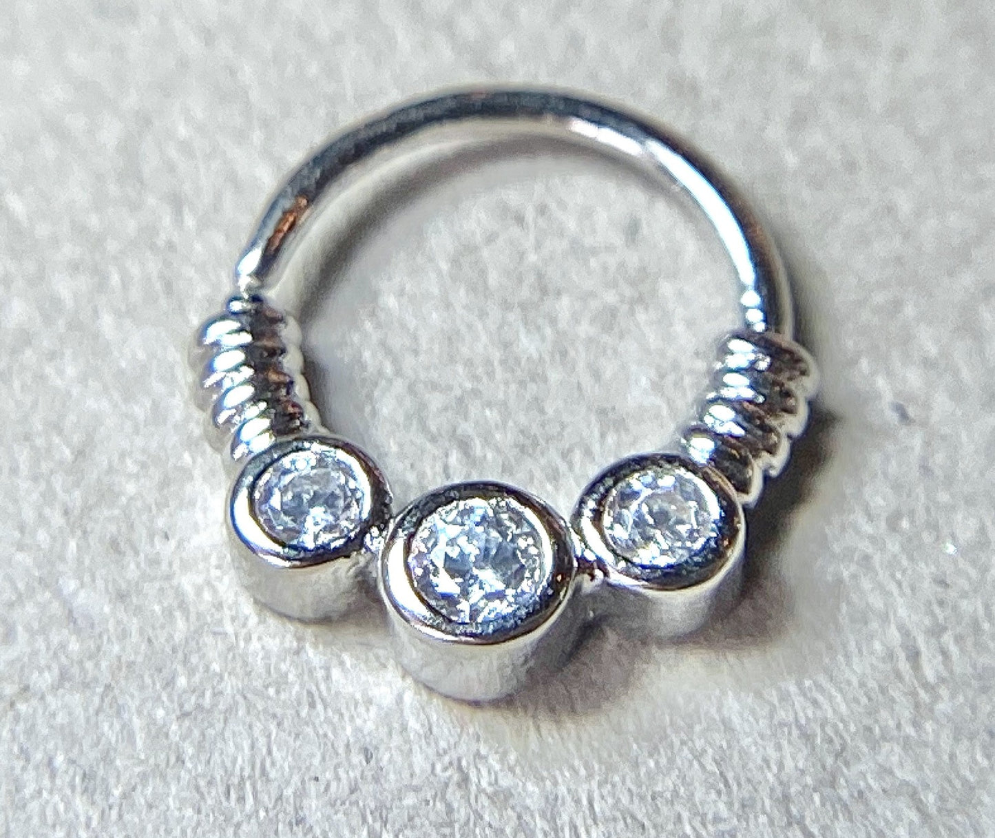 1pc 3-Gem Coiled Wire Bendable Hoop Ring Septum Daith Rook Tragus Ear Cartilage