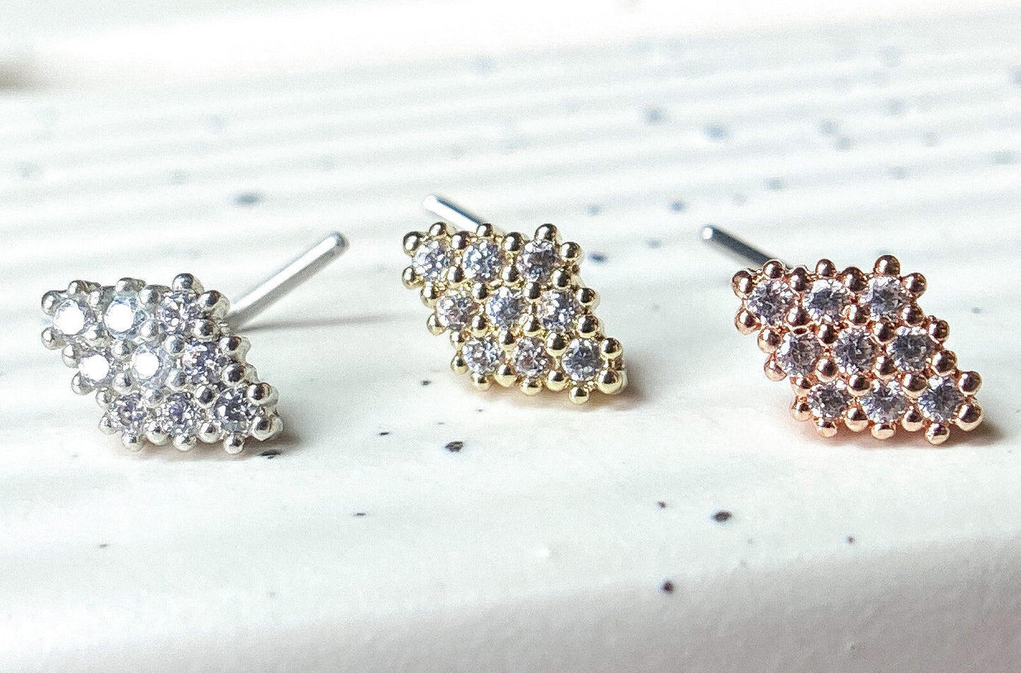 1pc CZ Paved Rhombus-Shaped L-Bend 20g Nose Ring Stud Screw 316L Surgical Steel