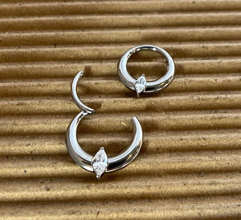 1pc Solid Titanium Marquise Gem Wide Hinged Segment Ring Helix Septum Clicker