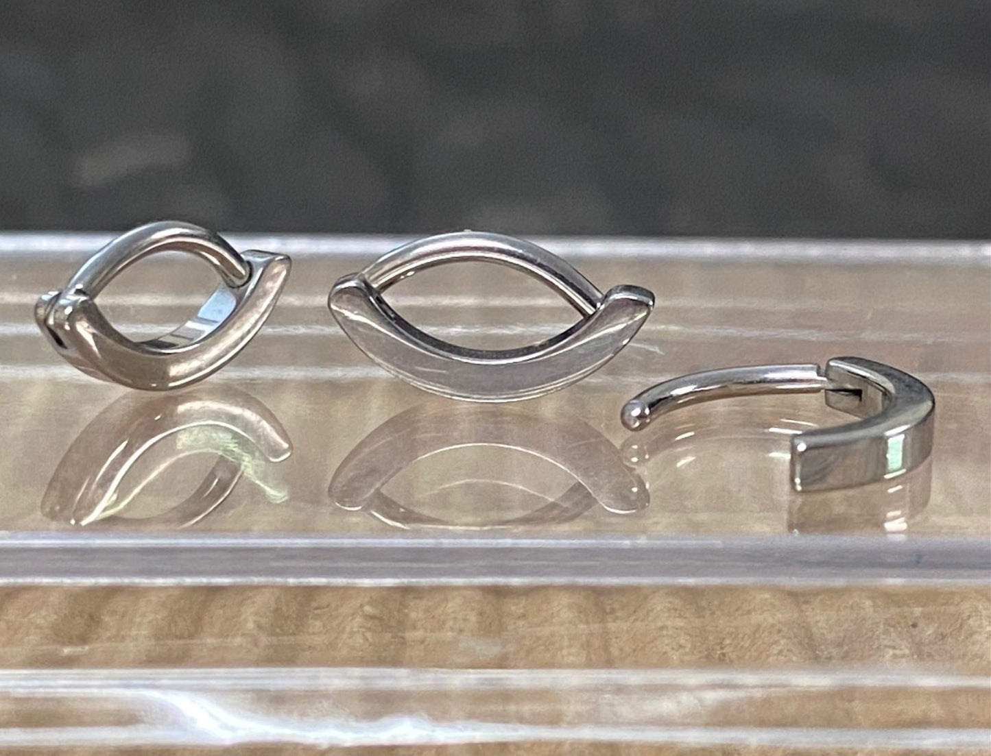 1pc Solid Titanium Hinged Hoop Clicker Eyebrow Ring Curved Barbell Body Jewelry