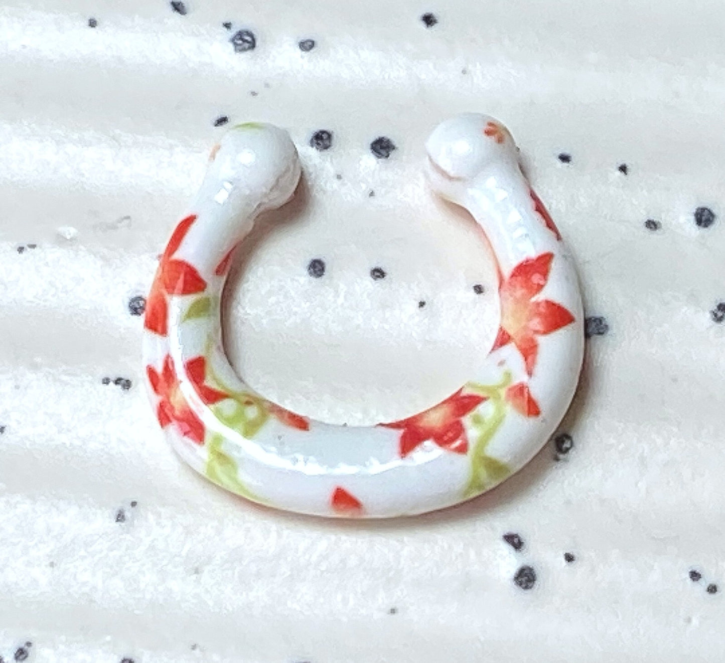 1pc Non-Piercing Print Septum Hanger Clip-On Fake Nose Ring