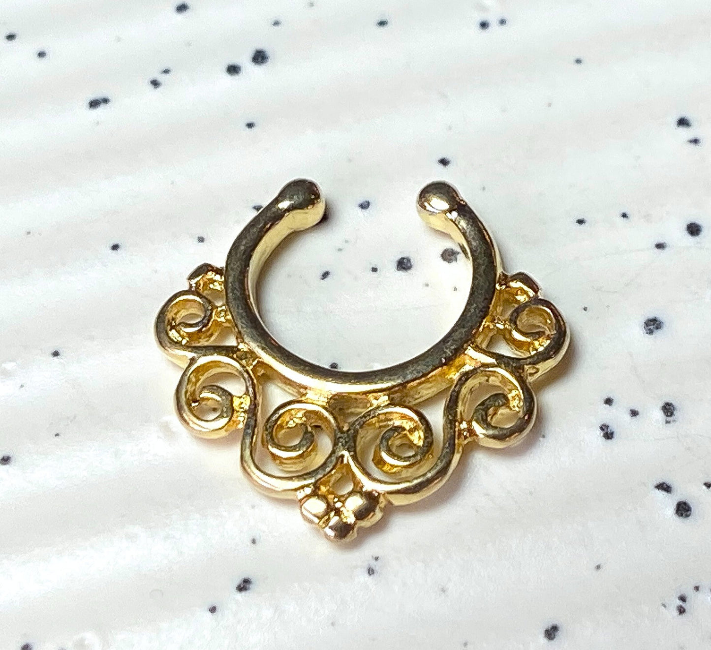 1pc 100% SURGICAL STEEL Non-Piercing Fake Septum Hanger Swirling Floral Clip-on