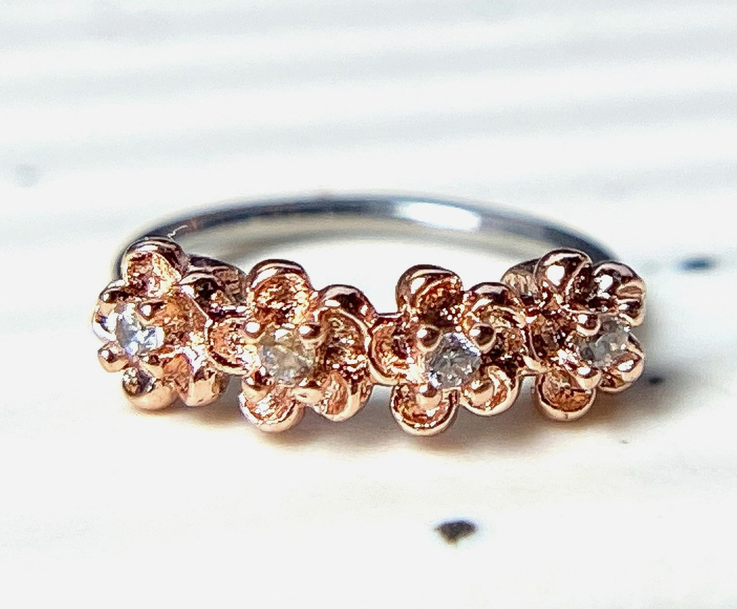 1pc Bendable Nose Hoop / Cartilage Ring CZ Gem Paved Flowers for Rook, Daith