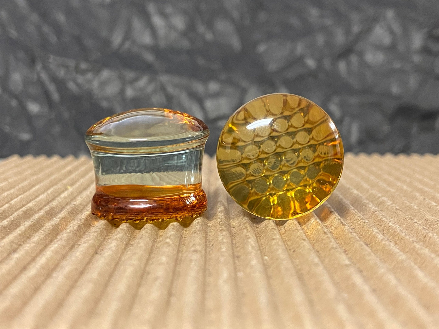 PAIR Honey Comb Design Glass Plugs Double Flare Gauges Honeycomb Body Jewelry