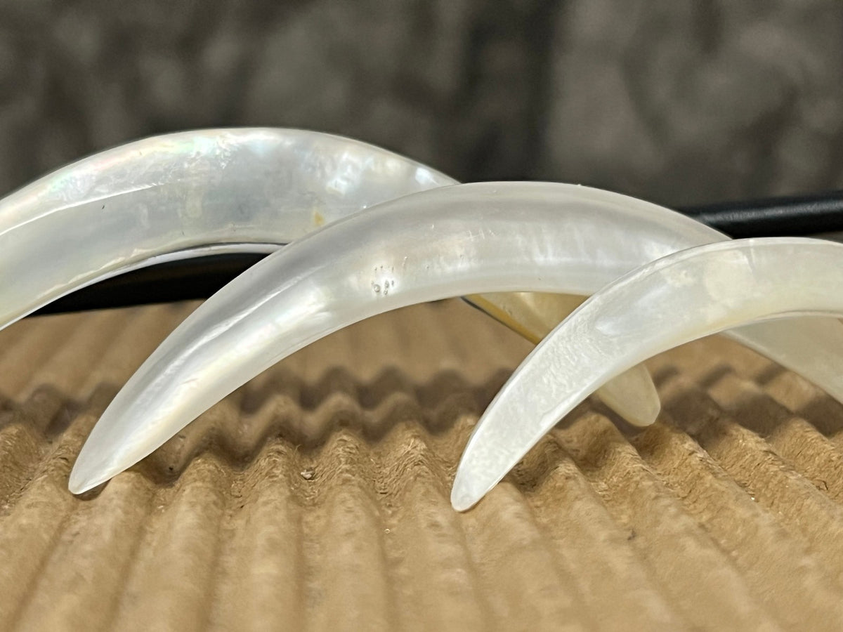1pc Curved Mother of Pearl Septum Tusk Ring Body Jewelry