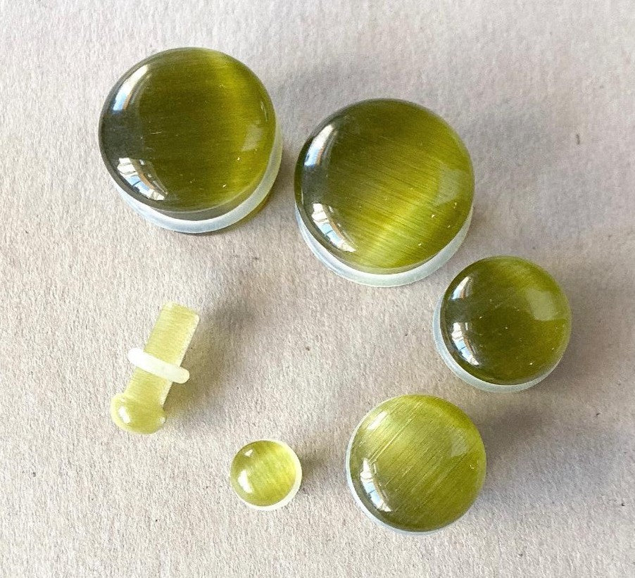 PAIR Peridot Green Cat Eye Stone Plugs Single Flare Tunnels Earlets Gauges