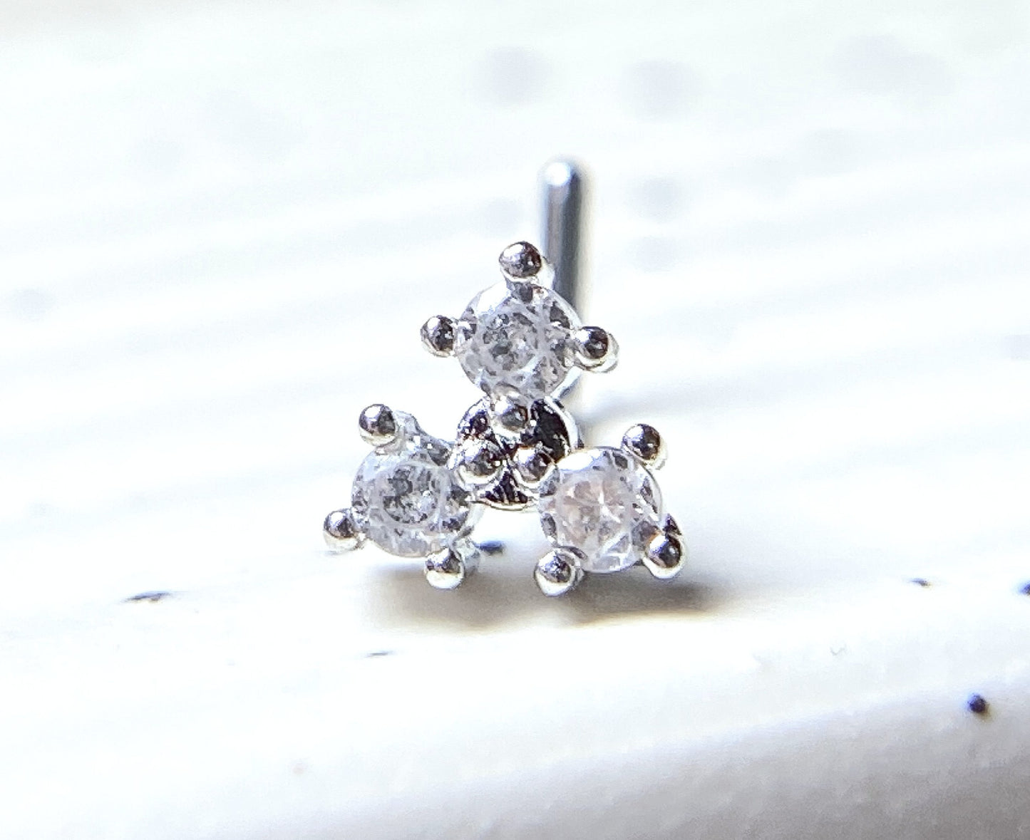 1pc CZ Gem Triangle L-Bend 20g Nose Ring Stud Screw 316L Surgical Steel