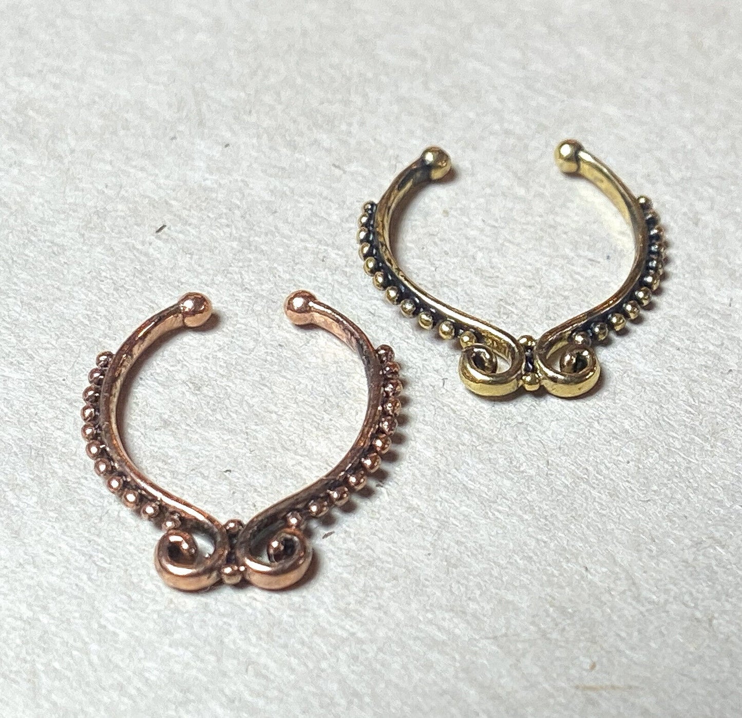 1pc Non-Piercing Beaded Line Septum Hanger Clip-On Fake Nose Ring Body Jewelry