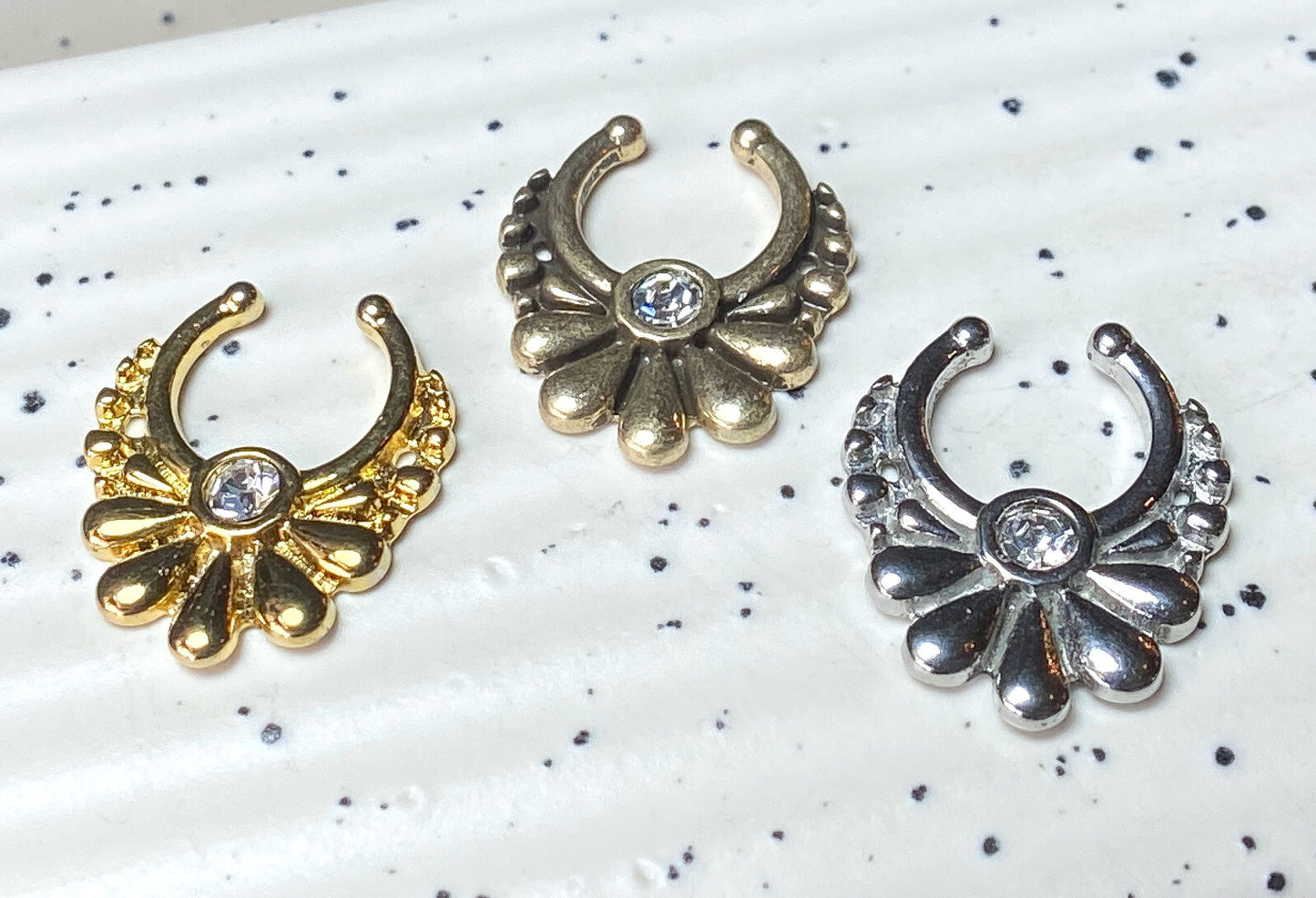 1pc 100% SURGICAL STEEL Non-Piercing Fake Septum Hanger Flower w/ Gem Clip-on