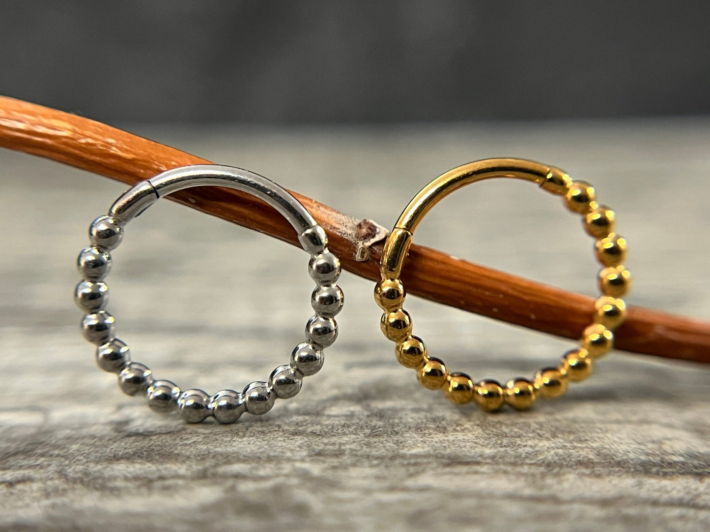 1pc Beaded Ball Hinged Segment Ring Helix Septum Clicker Body Jewelry