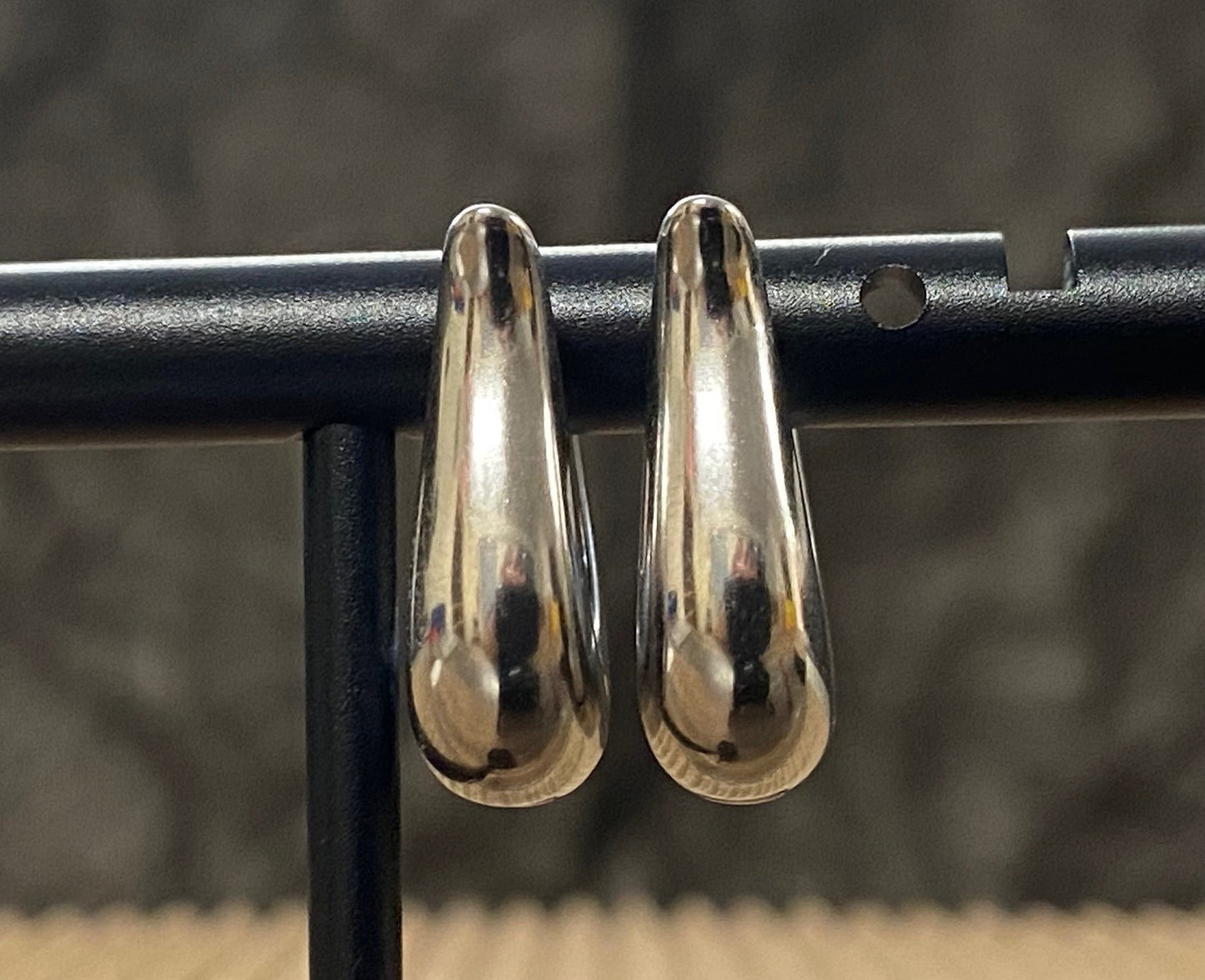 PAIR Wide Tulip Shape Hinged Hoop Earrings 316L Stainless Steel Hinge Action 18g