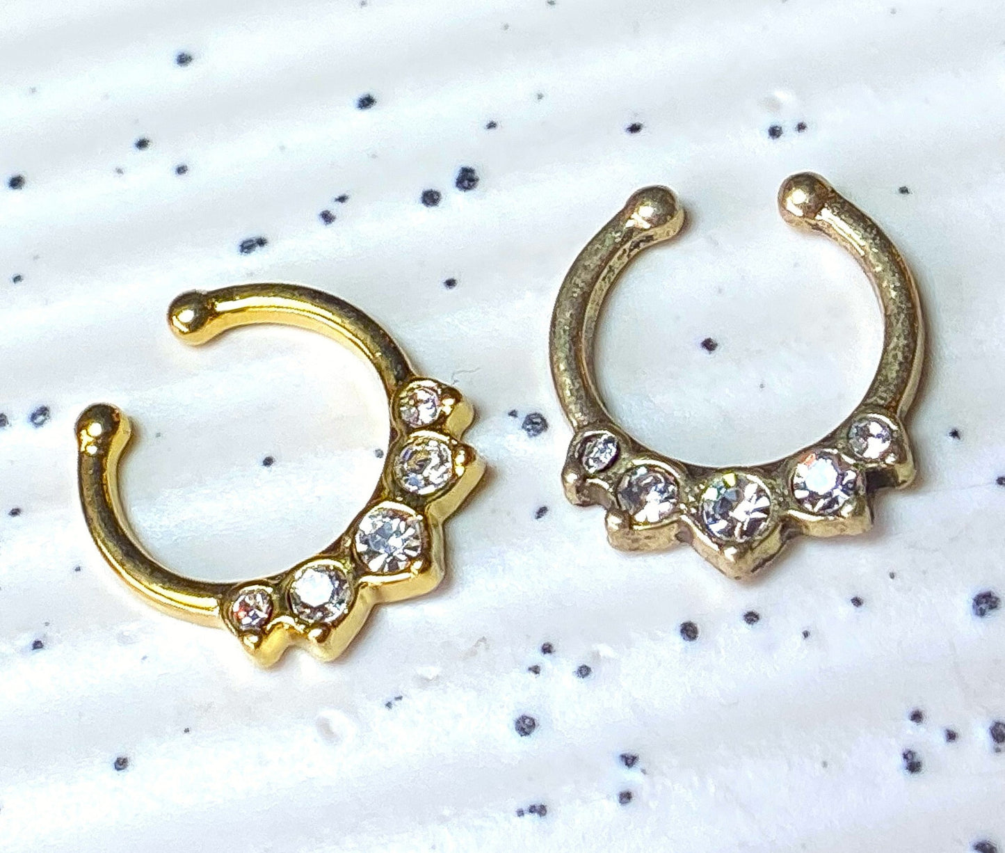 1pc 100% SURGICAL STEEL Non-Piercing Fake Septum Hanger 5 Crystal Gems Clip-on