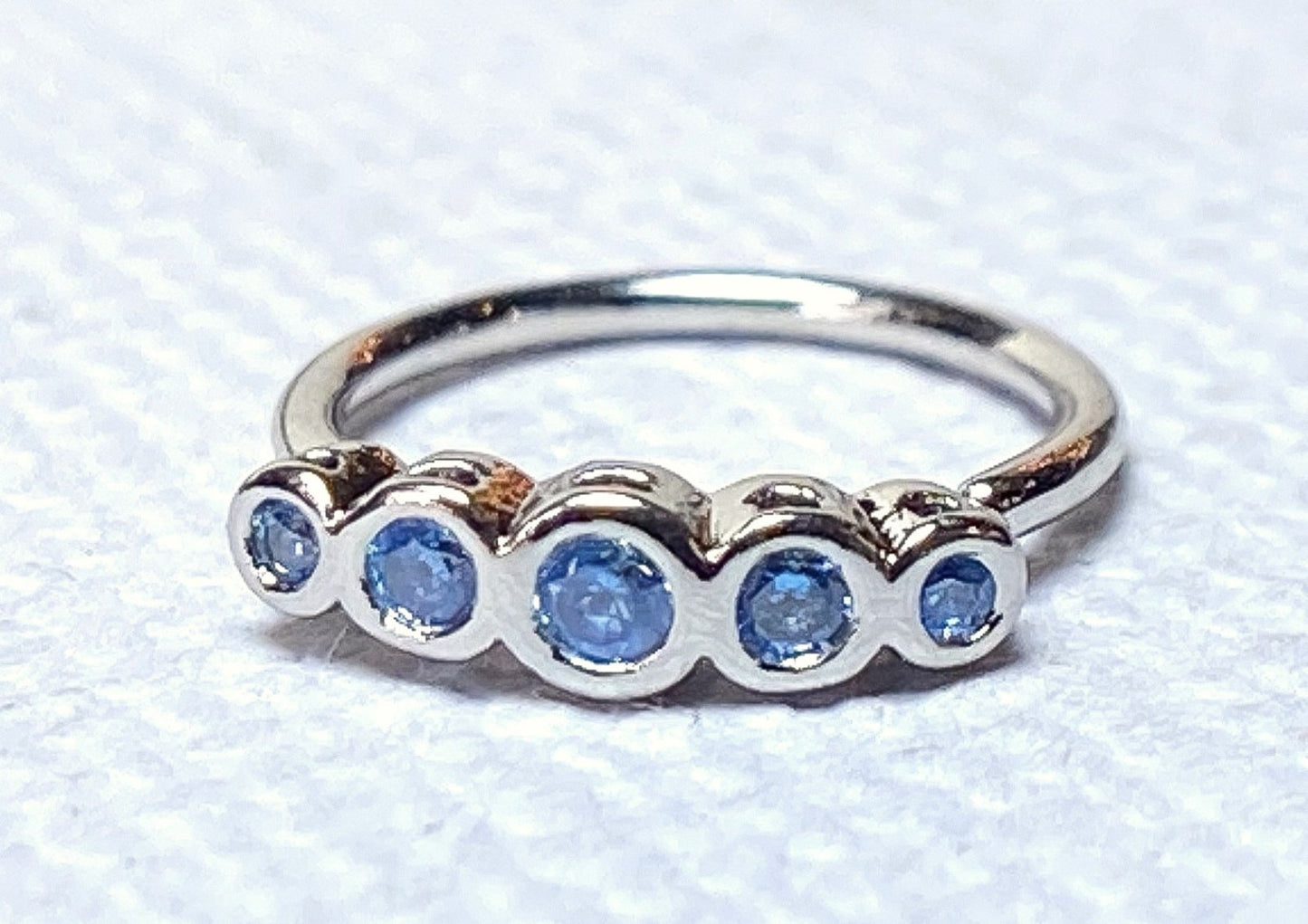 1pc Bendable Nose Hoop / Cartilage Ring Five Bezel Set CZ Gems for Rook, Daith