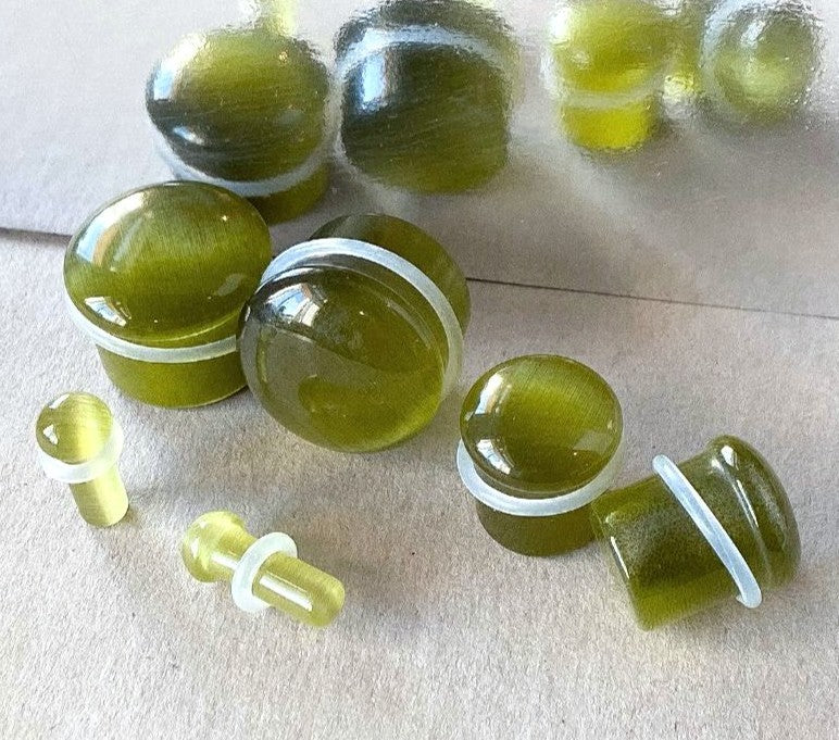 PAIR Peridot Green Cat Eye Stone Plugs Single Flare Tunnels Earlets Gauges