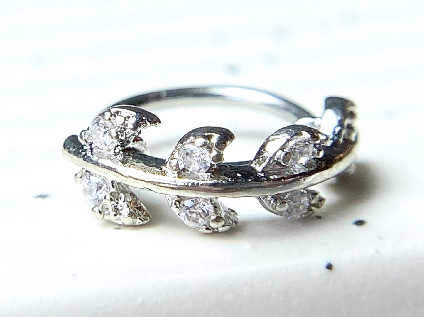 1pc Bendable CZ Vine Nose Hoop / Cartilage Ring Rook Daith Helix Tragus