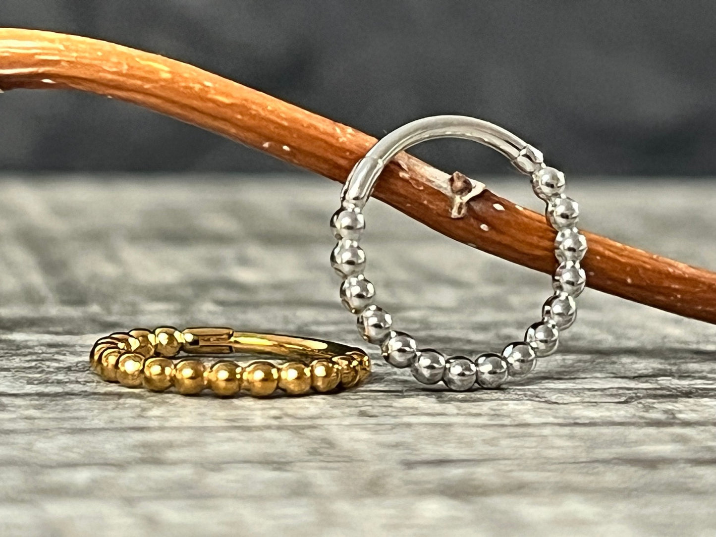 1pc Beaded Ball Hinged Segment Ring Helix Septum Clicker Body Jewelry