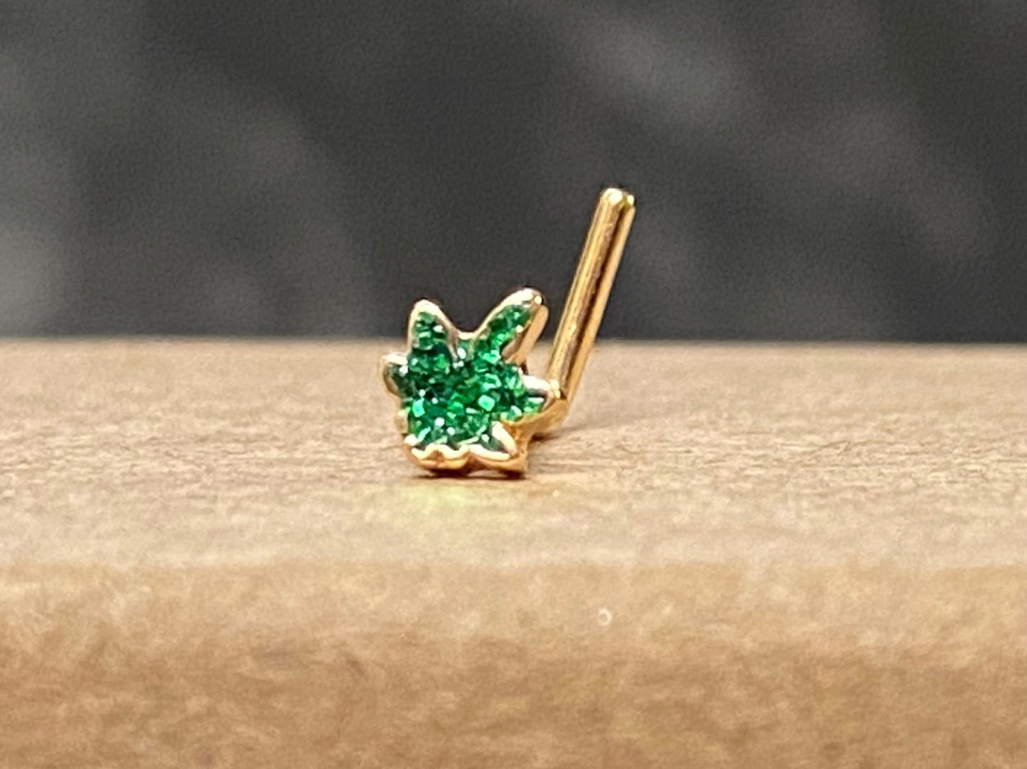 1pc Glittery Marijuana Leaf Top 20g L-Bend or Stud Nose Ring Surgical Steel Pot