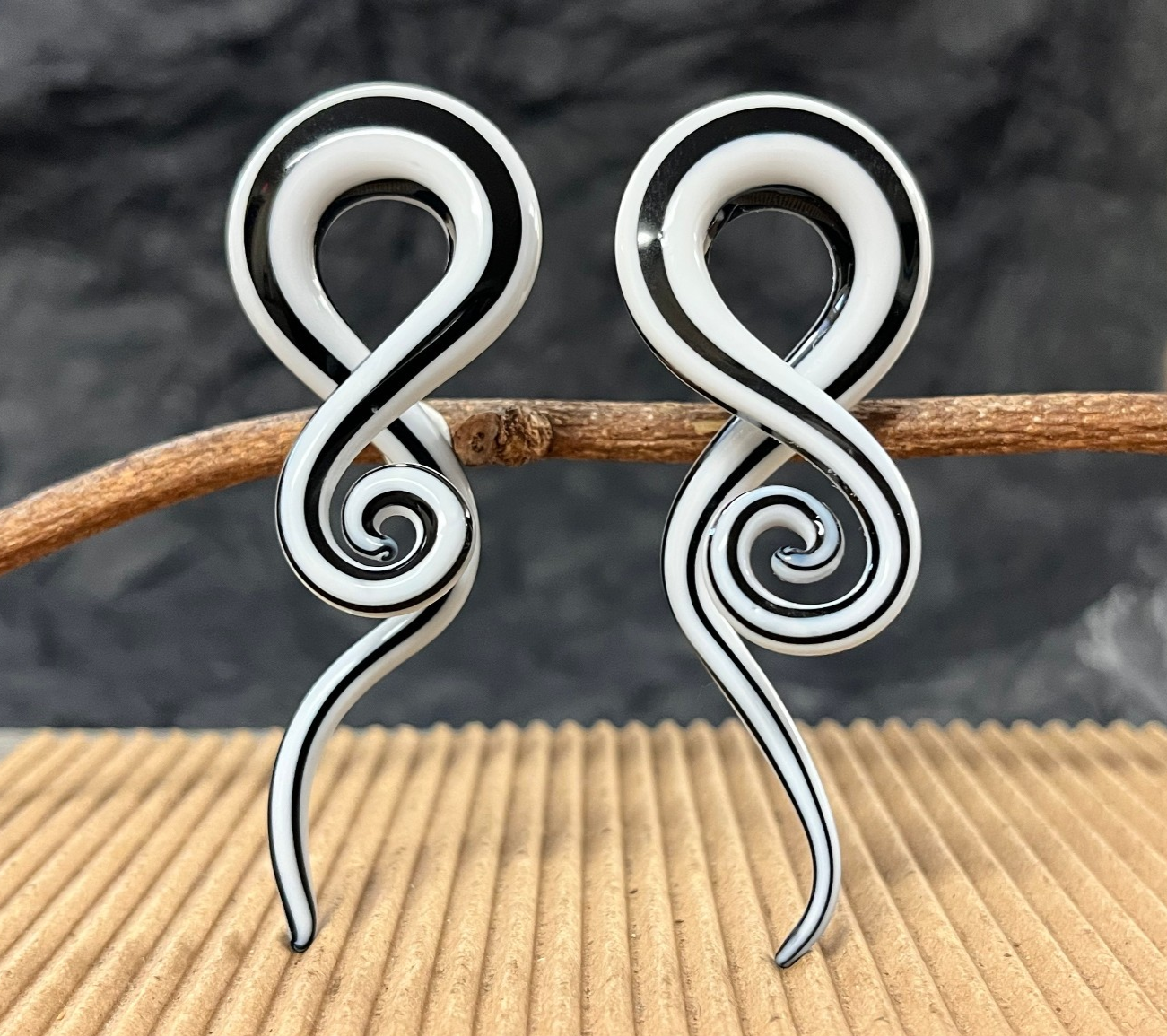 PAIR Black & White Glass Tentacle Spiral Hanging Tapers Expanders Plugs Gauges