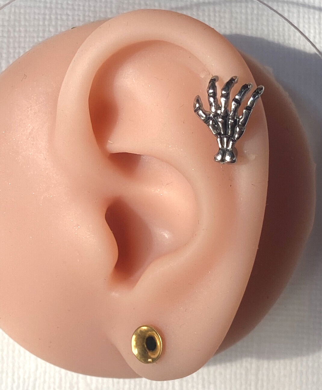 1pc Skull Hand Top 16g Labret Stud Lip Ear Cartilage Ring Body Piercing Jewelry