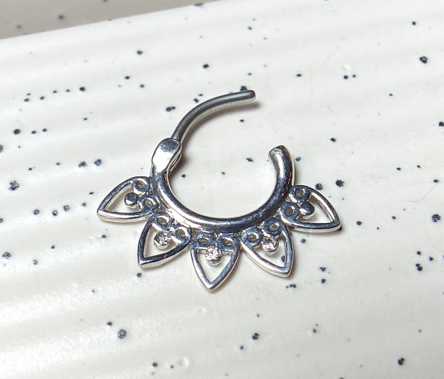 1pc Single Tribal Fan Septum Clicker 316L Surgical Steel 16g Nose Ring
