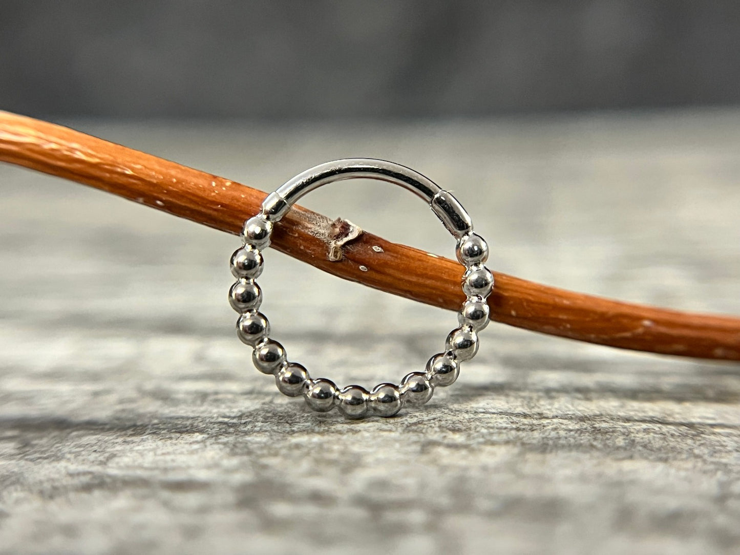 1pc Beaded Ball Hinged Segment Ring Helix Septum Clicker Body Jewelry