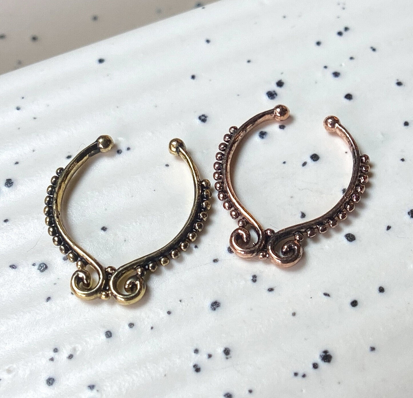 1pc Non-Piercing Beaded Line Septum Hanger Clip-On Fake Nose Ring Body Jewelry