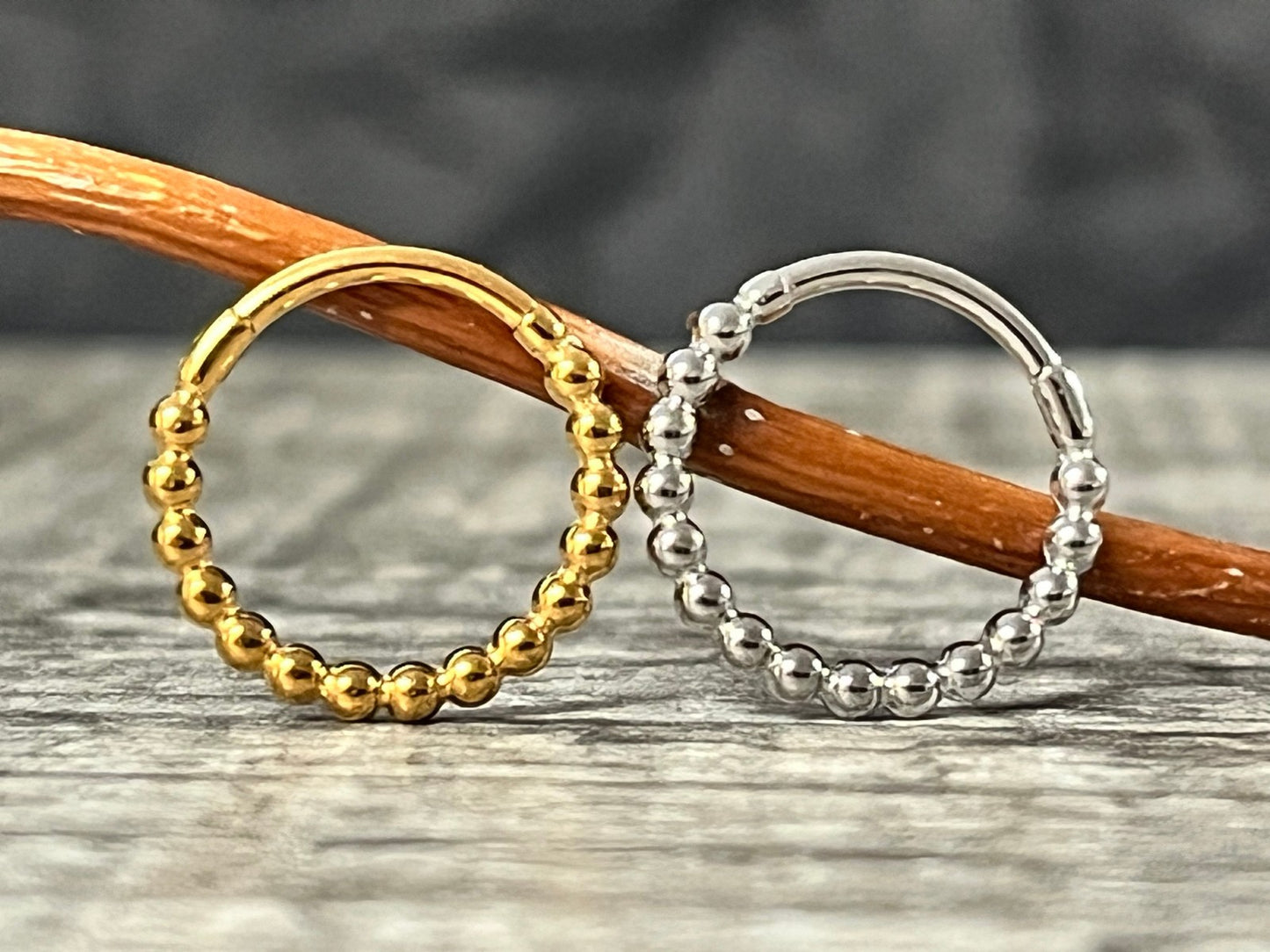 1pc Beaded Ball Hinged Segment Ring Helix Septum Clicker Body Jewelry