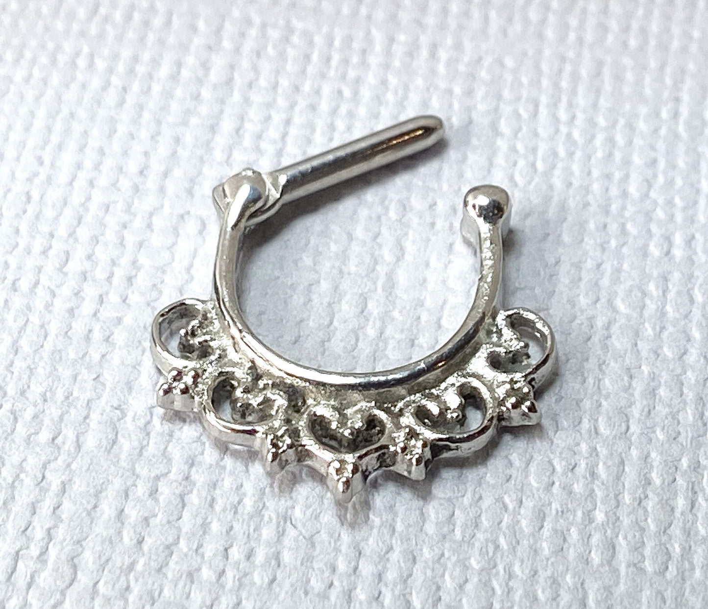 1pc 100% SURGICAL STEEL Wide Heart Filigree Clicker Pierced Nose Ring 14g 16g