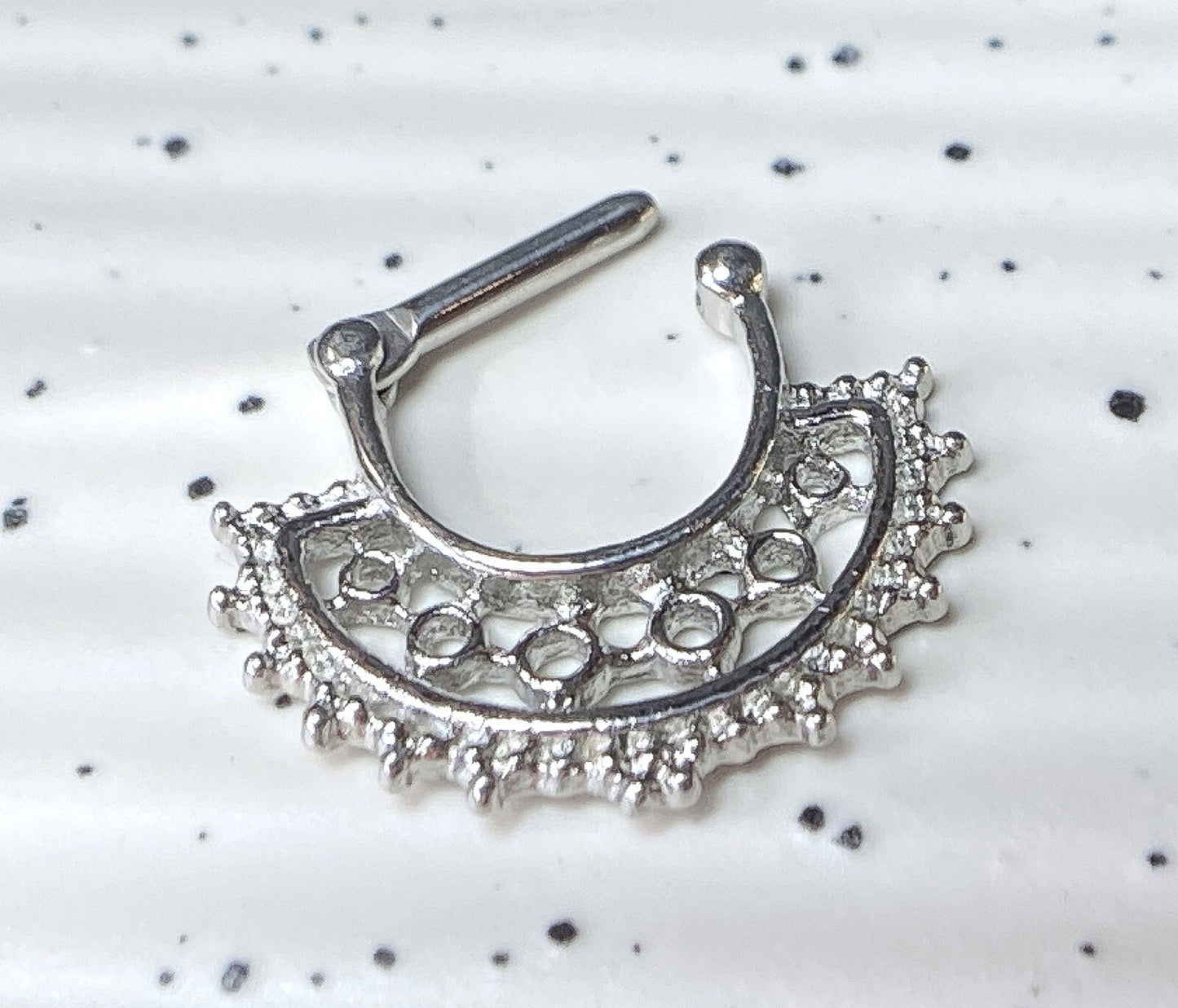 1pc 100% SURGICAL STEEL Wide Fan Clicker Pierced Nose Ring 14g 16g