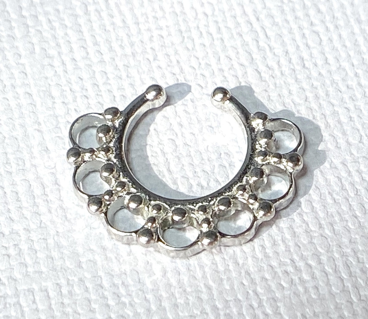 1pc 100% SURGICAL STEEL Non-Piercing Fake Septum Hanger Tribal Fan Clip-on
